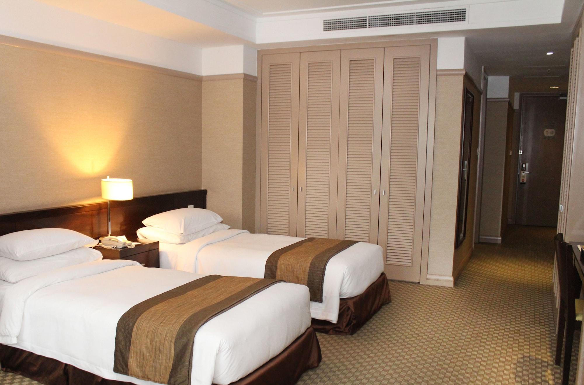 Pacific Regency Hotel Suites Kuala Lumpur Exteriér fotografie A room at the hotel