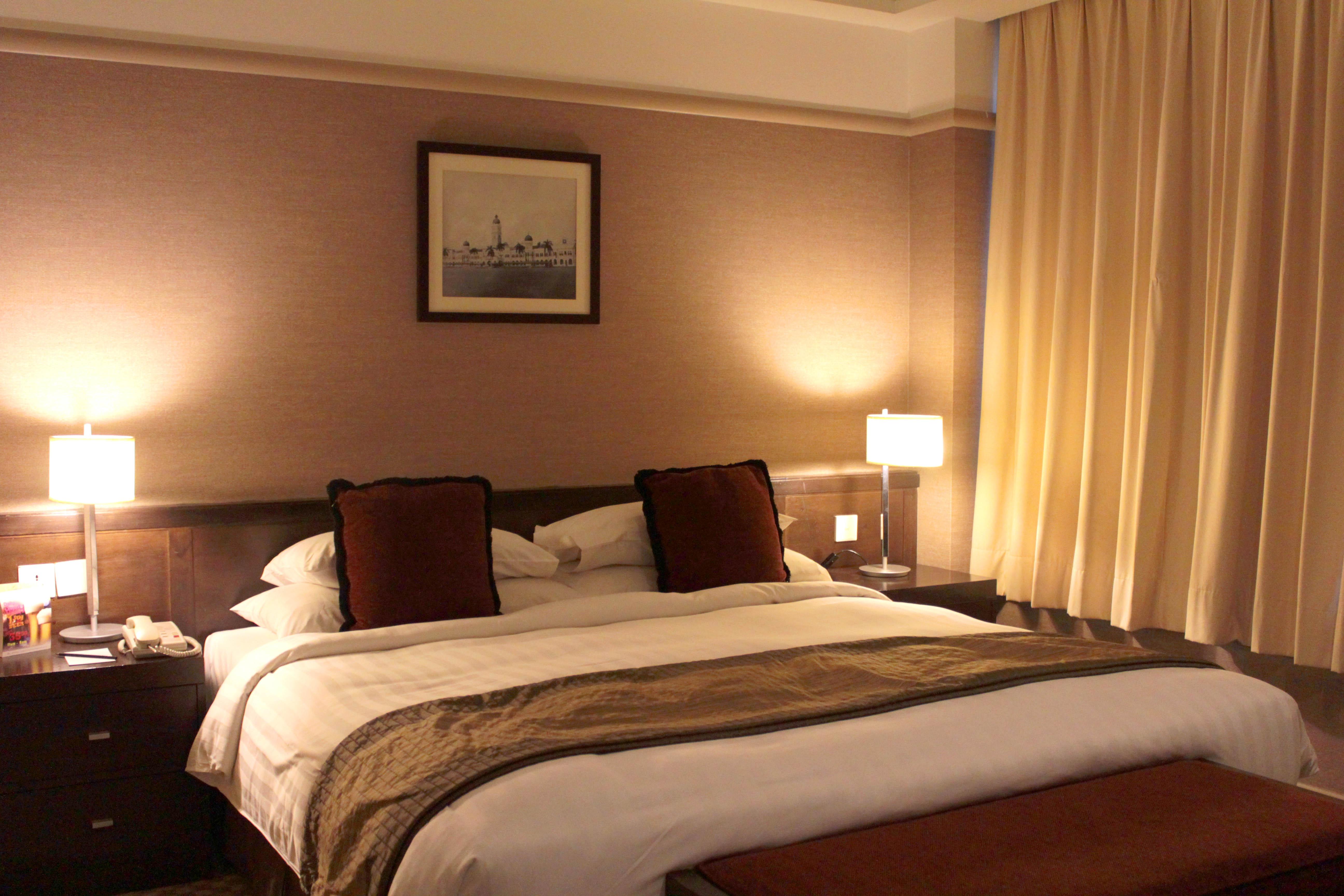 Pacific Regency Hotel Suites Kuala Lumpur Exteriér fotografie A bedroom at the hotel