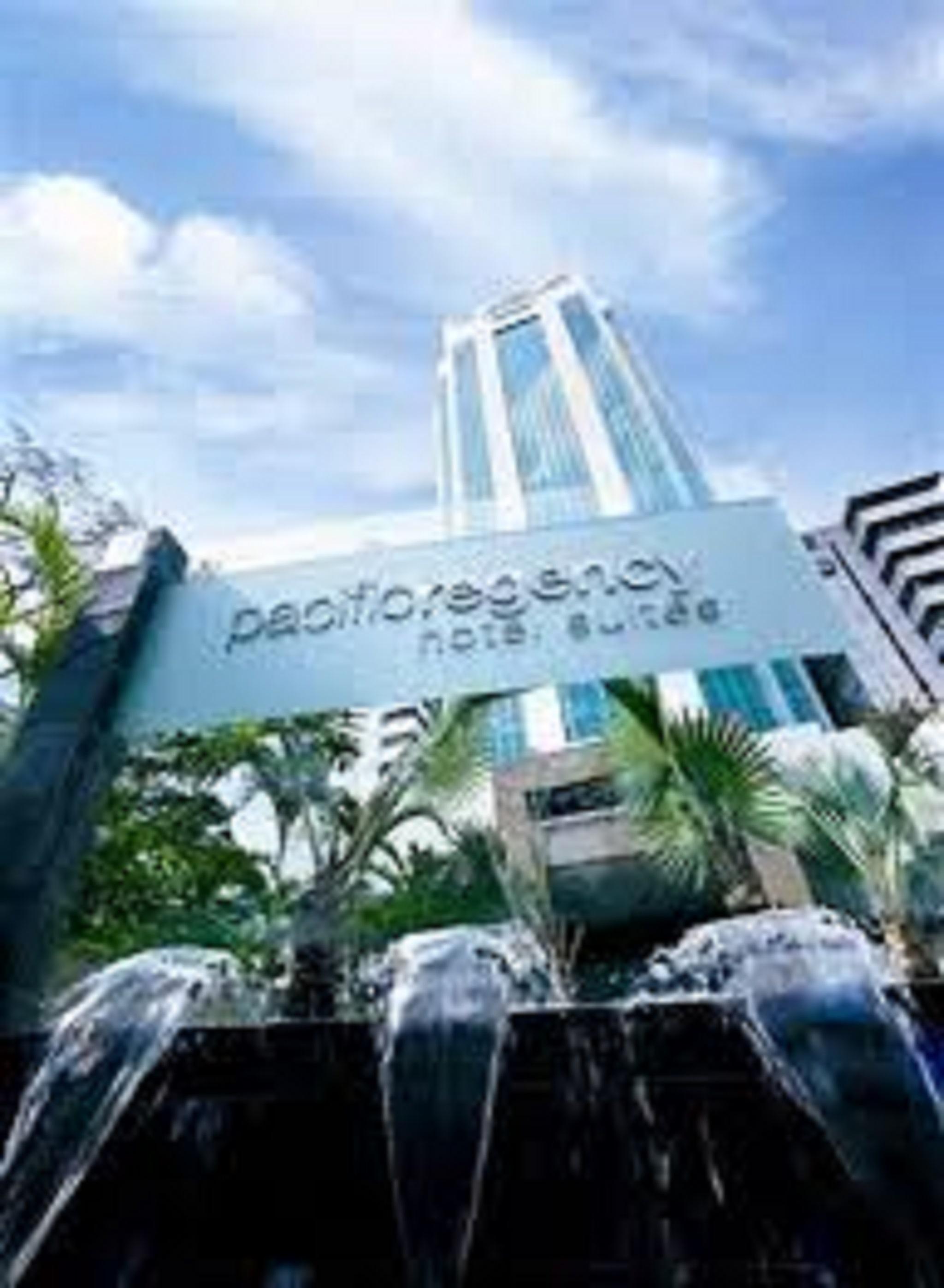 Pacific Regency Hotel Suites Kuala Lumpur Exteriér fotografie The entrance of the hotel